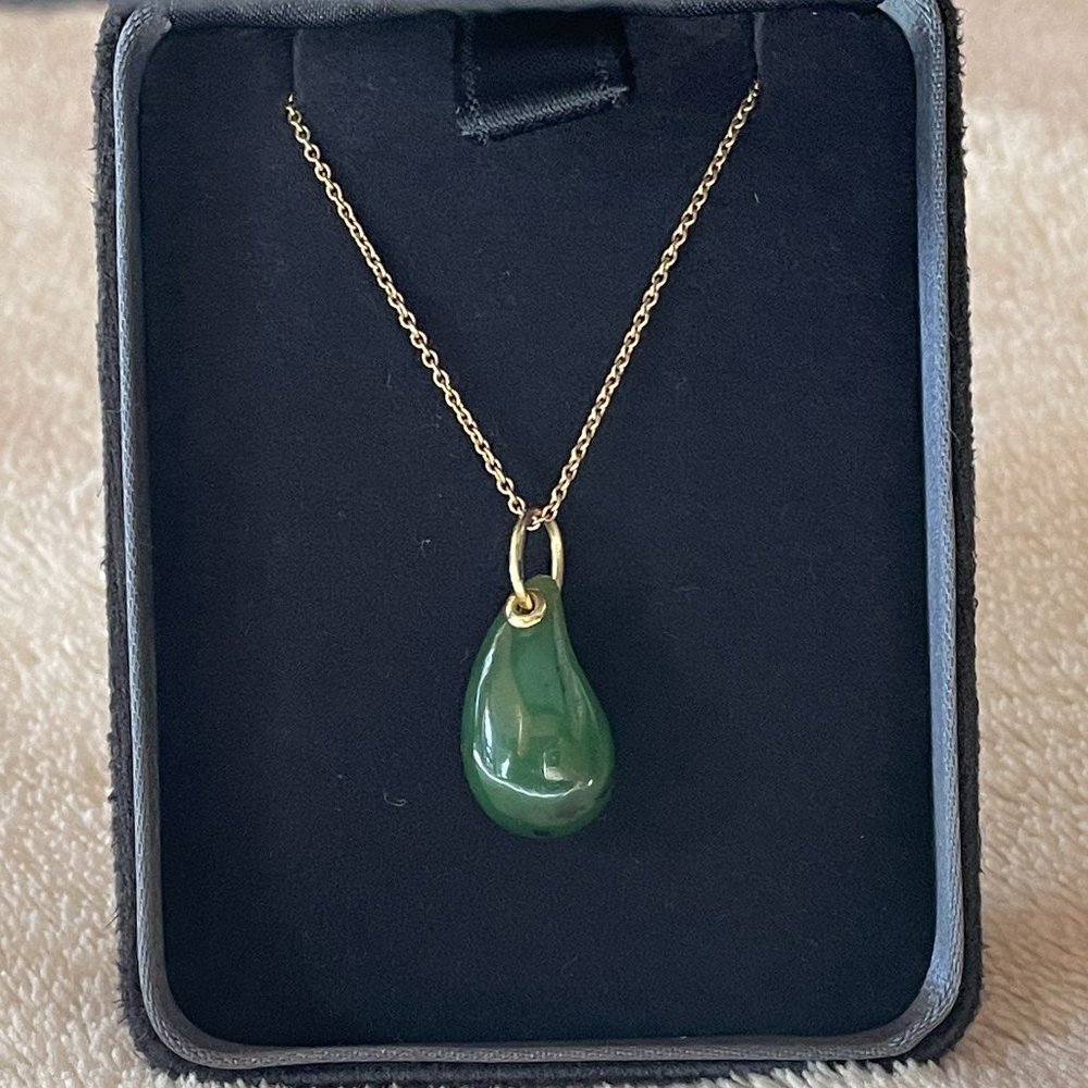 Rare TIFFANY & CO. x Elsa Peretti Small Jade Teardrop Pendant 18k Necklace